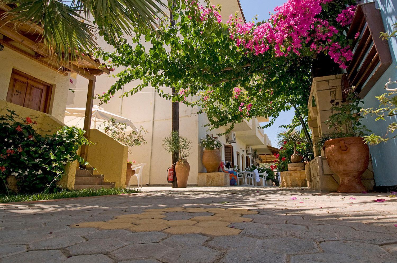 Lia Sofia Apartments Stalida Exterior photo