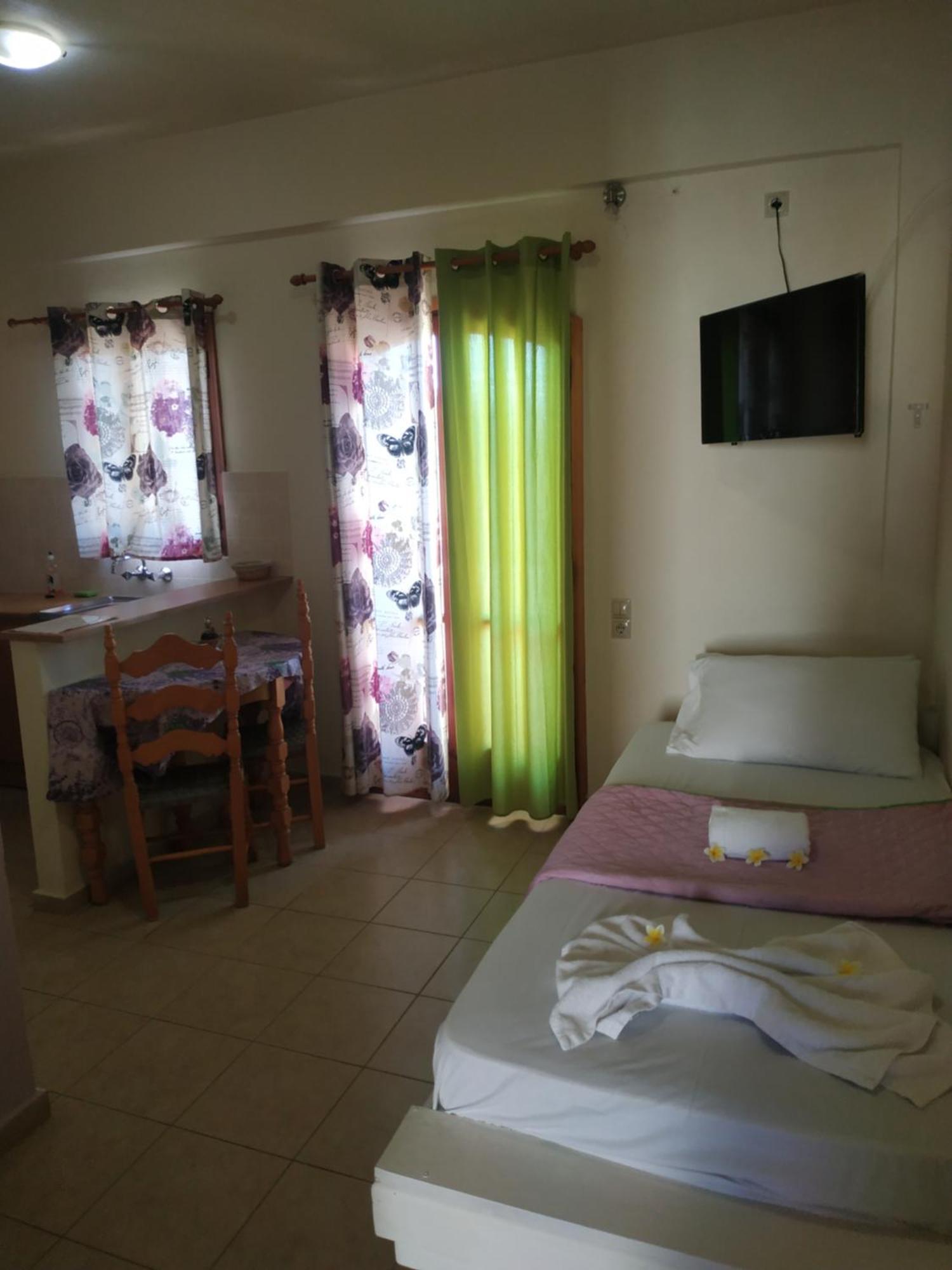 Lia Sofia Apartments Stalida Exterior photo